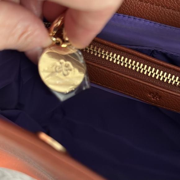 ELA “LADY BAG”
Equipped with two straps (crossbody & guitar), - Picture 5 of 7